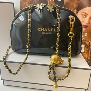 Chanel Beauty Black pouch Crossbody